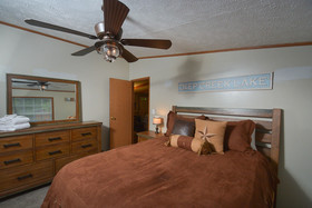 Knotty Pines Holiday Home