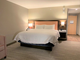 Hampton Inn & Suites Ocean City West