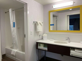 Hampton Inn & Suites Ocean City West