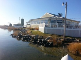 Island Inn & Suites, Ascend Collection