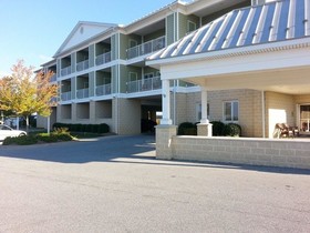 Island Inn & Suites, Ascend Collection
