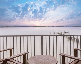 Island Inn & Suites, Ascend Collection