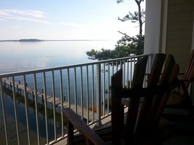 Island Inn & Suites, Ascend Collection