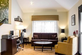 Wingate by Wyndham Salisbury