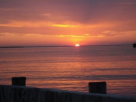 Lowes Wharf Marina Inn