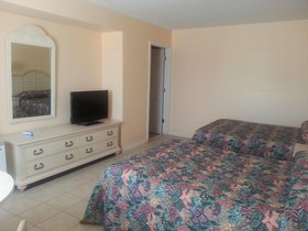 Lowes Wharf Marina Inn