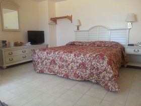 Lowes Wharf Marina Inn