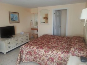 Lowes Wharf Marina Inn