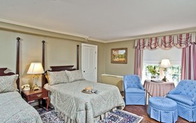 Historic Kent Manor Inn