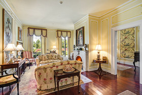 Historic Kent Manor Inn