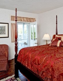 Historic Kent Manor Inn