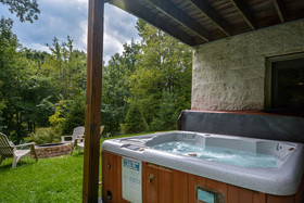 Lucky Bear Lodge House