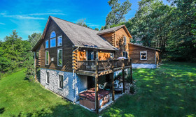 Lucky Bear Lodge House