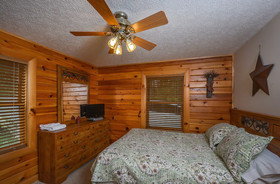 Lucky Bear Lodge House