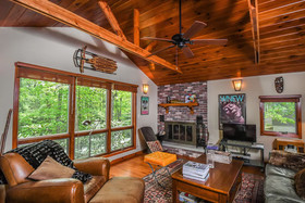 Possum Trot Lodge Holiday Home
