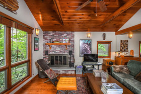 Possum Trot Lodge Holiday Home