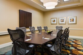 Hilton Garden Inn Waldorf
