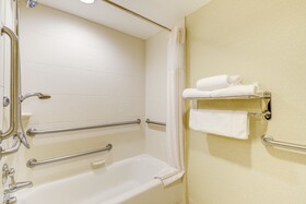 Hilton Garden Inn Waldorf