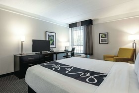 La Quinta Inn & Suites by Wyndham Boston-Andover