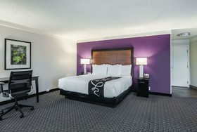 La Quinta Inn & Suites by Wyndham Boston-Andover