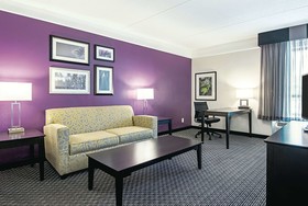 La Quinta Inn & Suites by Wyndham Boston-Andover