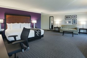 La Quinta Inn & Suites by Wyndham Boston-Andover