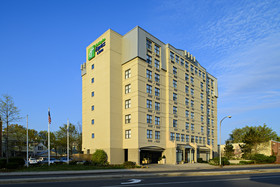 Holiday Inn Express & Suites Boston - Cambridge