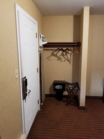 All Seasons Inn Bourne