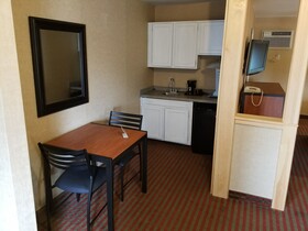All Seasons Inn Bourne