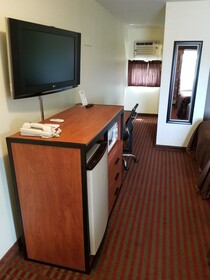 All Seasons Inn Bourne