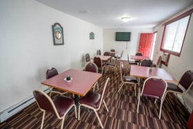 All Seasons Inn Bourne