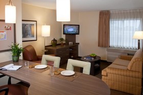 Sonesta Simply Suites Boston Braintree