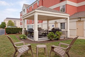 Sonesta Simply Suites Boston Braintree