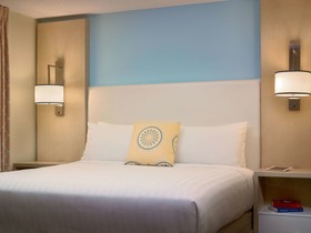Staybridge Suites Burlington - Boston