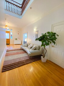 Ginkgo House