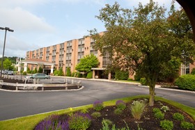 Radisson Hotel & Suites Chelmsford-Lowell