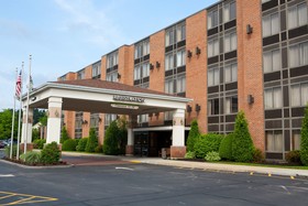 Radisson Hotel & Suites Chelmsford-Lowell