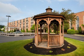 Radisson Hotel & Suites Chelmsford-Lowell