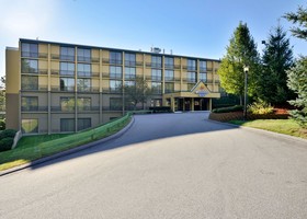 Best Western Plus North Shore Hotel