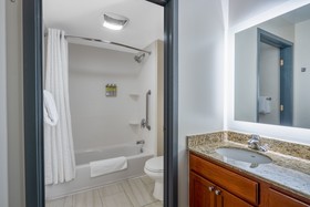 Candlewood Suites Boston North Shore - Danvers