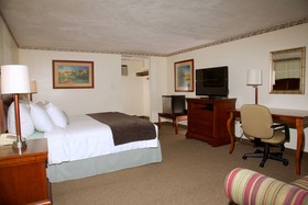 Holiday Hill Inn & Suites