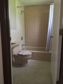 Holiday Hill Inn & Suites