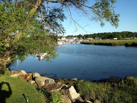 Shea's Riverside Inn & Motel