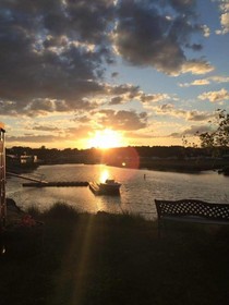 Shea's Riverside Inn & Motel