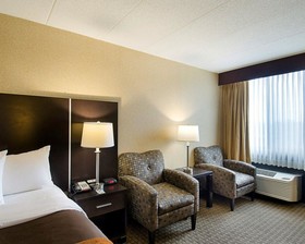 Holiday Inn Express Fall River North