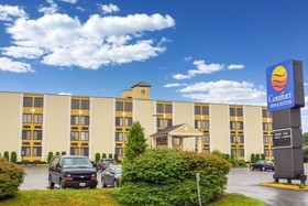 Holiday Inn Express Fall River North