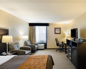 Holiday Inn Express Fall River North