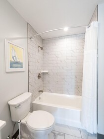 Long Beach Suites