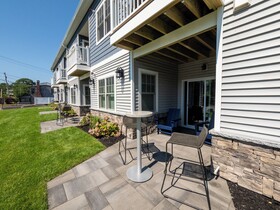 Long Beach Suites