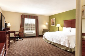 Hampton Inn & Suites Greenfield